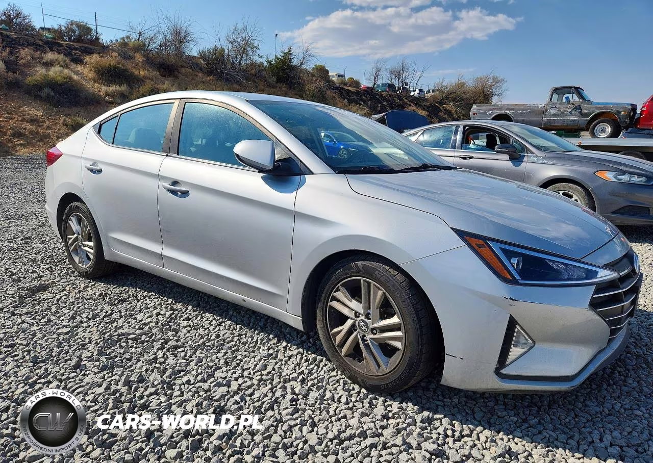 2019 Hyundai Elantra Sel VIN:5NPD84LF3KH460180 - 4