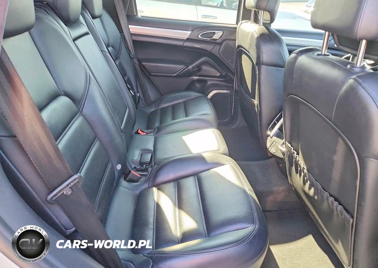2015 Porsche Cayenne Turbo VIN:WP1AC2A21FLA80731 - 11