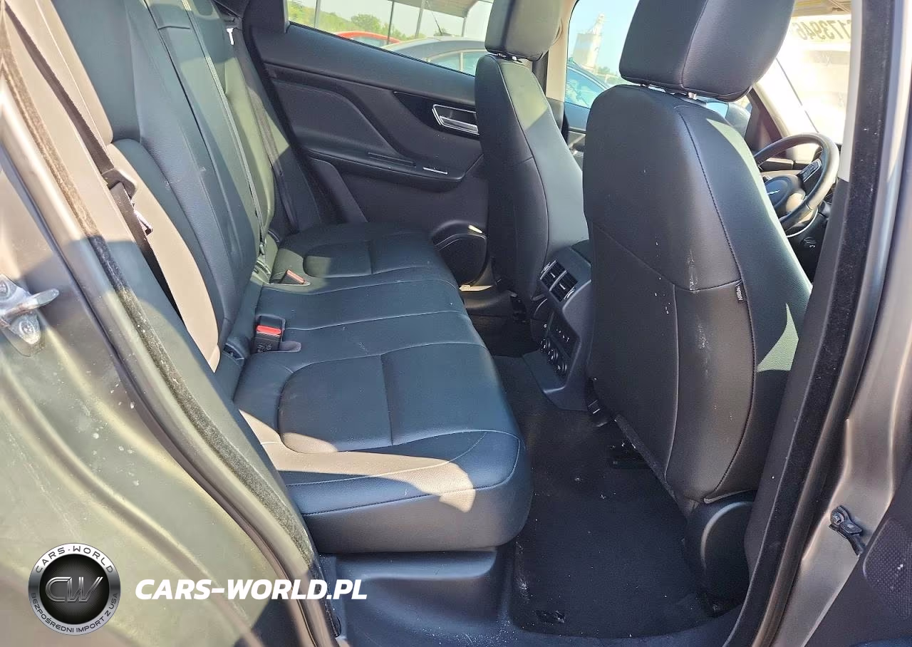 2018 Jaguar F-Pace Premium VIN:SADCJ2FX1JA255329 - 11