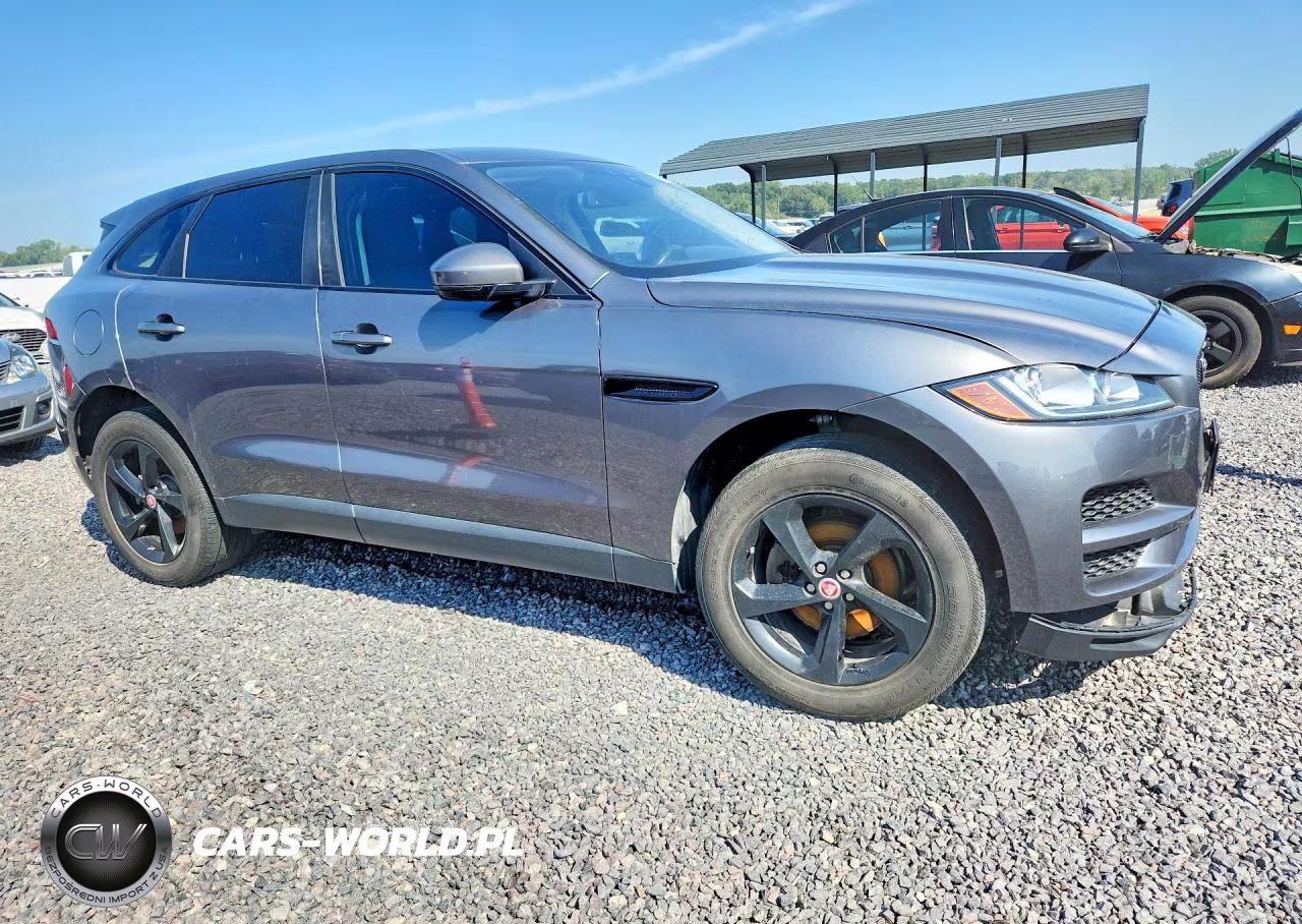 2018 Jaguar F-Pace Premium VIN:SADCJ2FX1JA255329 - 4