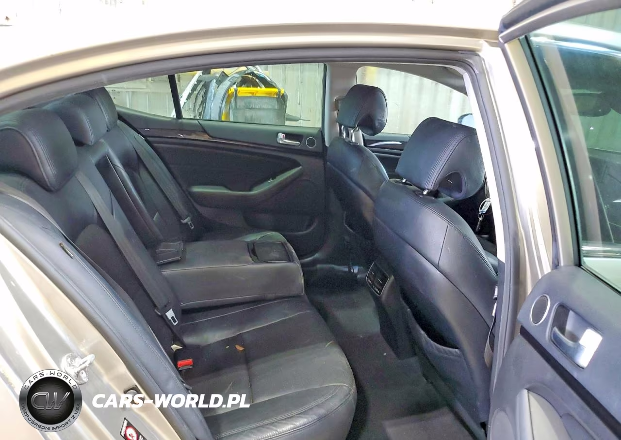 2014 Kia Cadenza Premium VIN:KNALN4D71E5126114 - 10