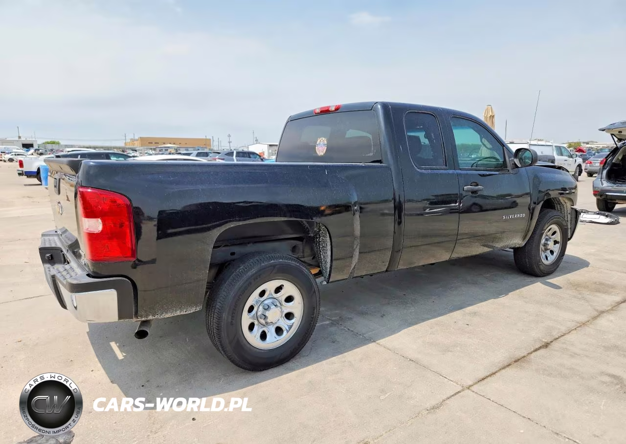 2011 Chevrolet Silverado C1500 Ls VIN:1GCRCREA9BZ249948 - 3