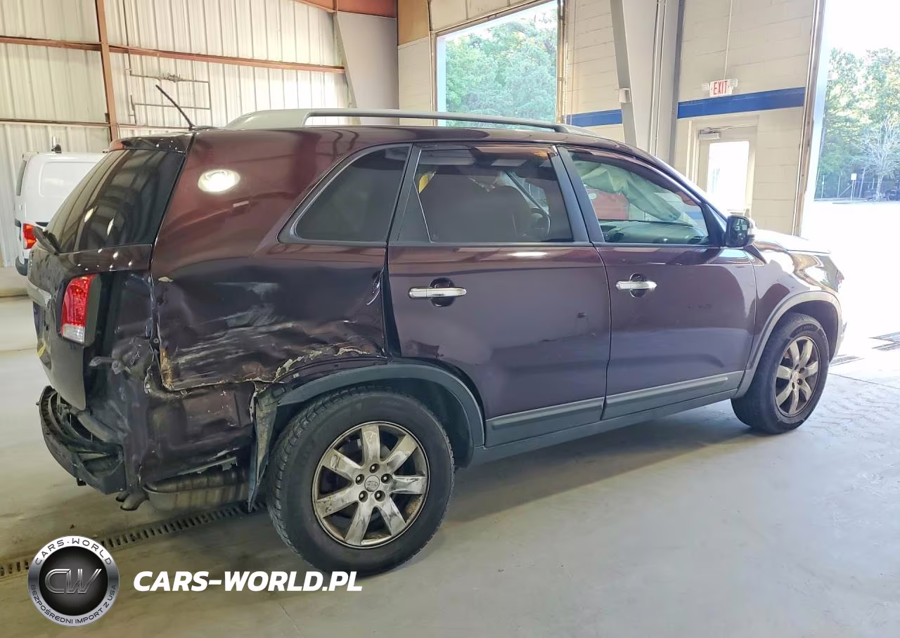 2011 Kia Sorento Lx VIN:5XYKT4A21BG123181 - 3