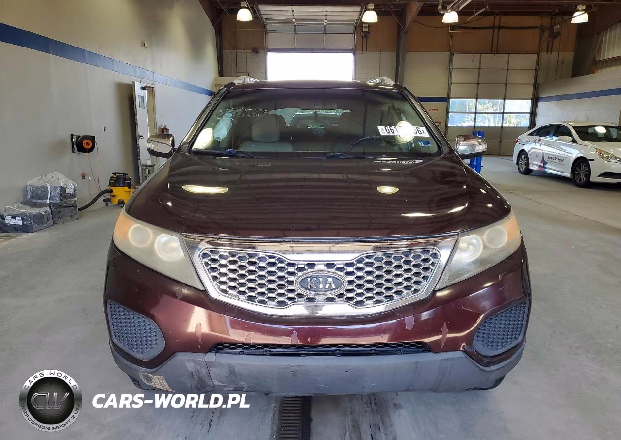 2011 Kia Sorento Lx VIN:5XYKT4A21BG123181 - 5