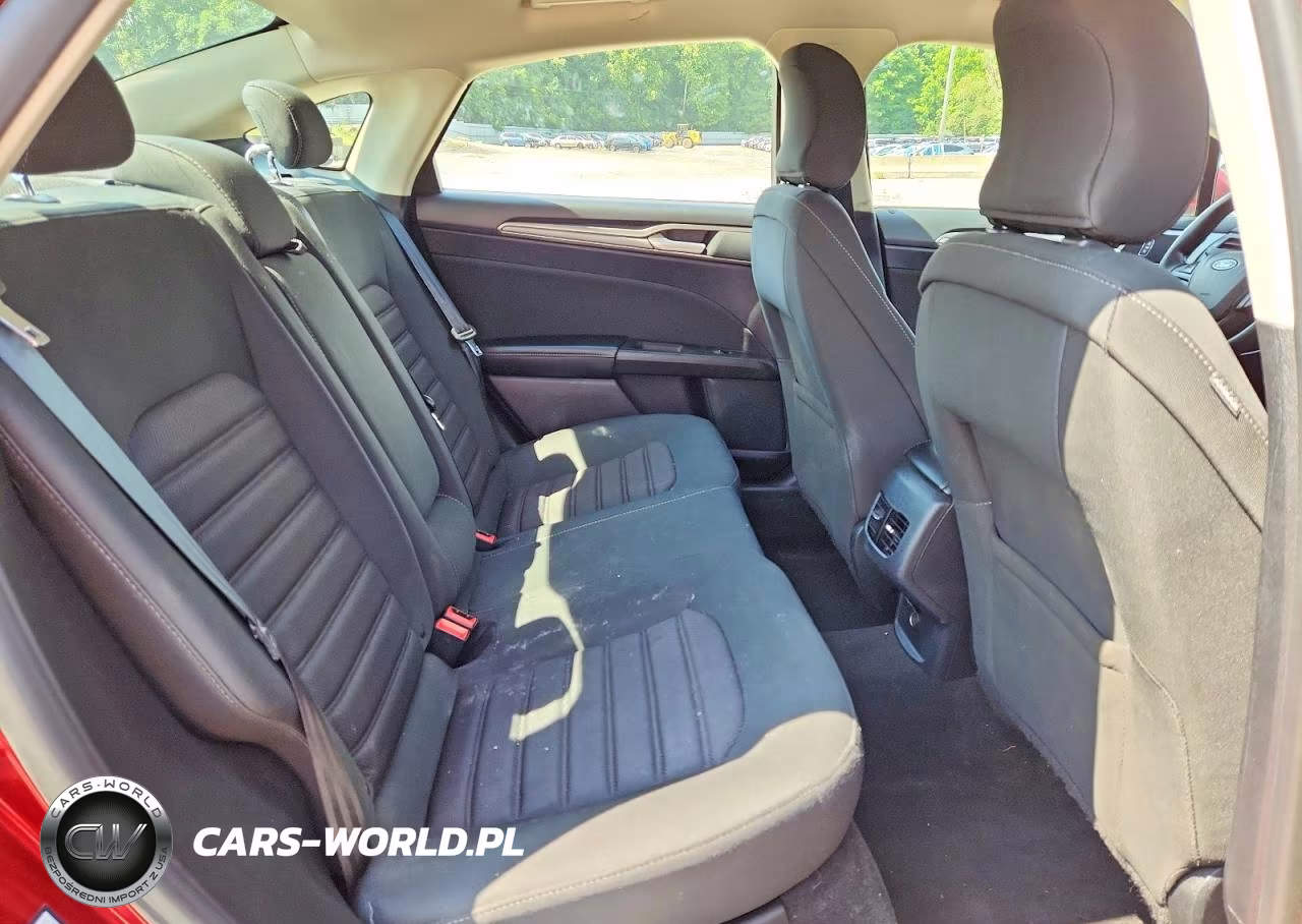 2019 Ford Fusion Se VIN:3FA6P0LU2KR204196 - 10