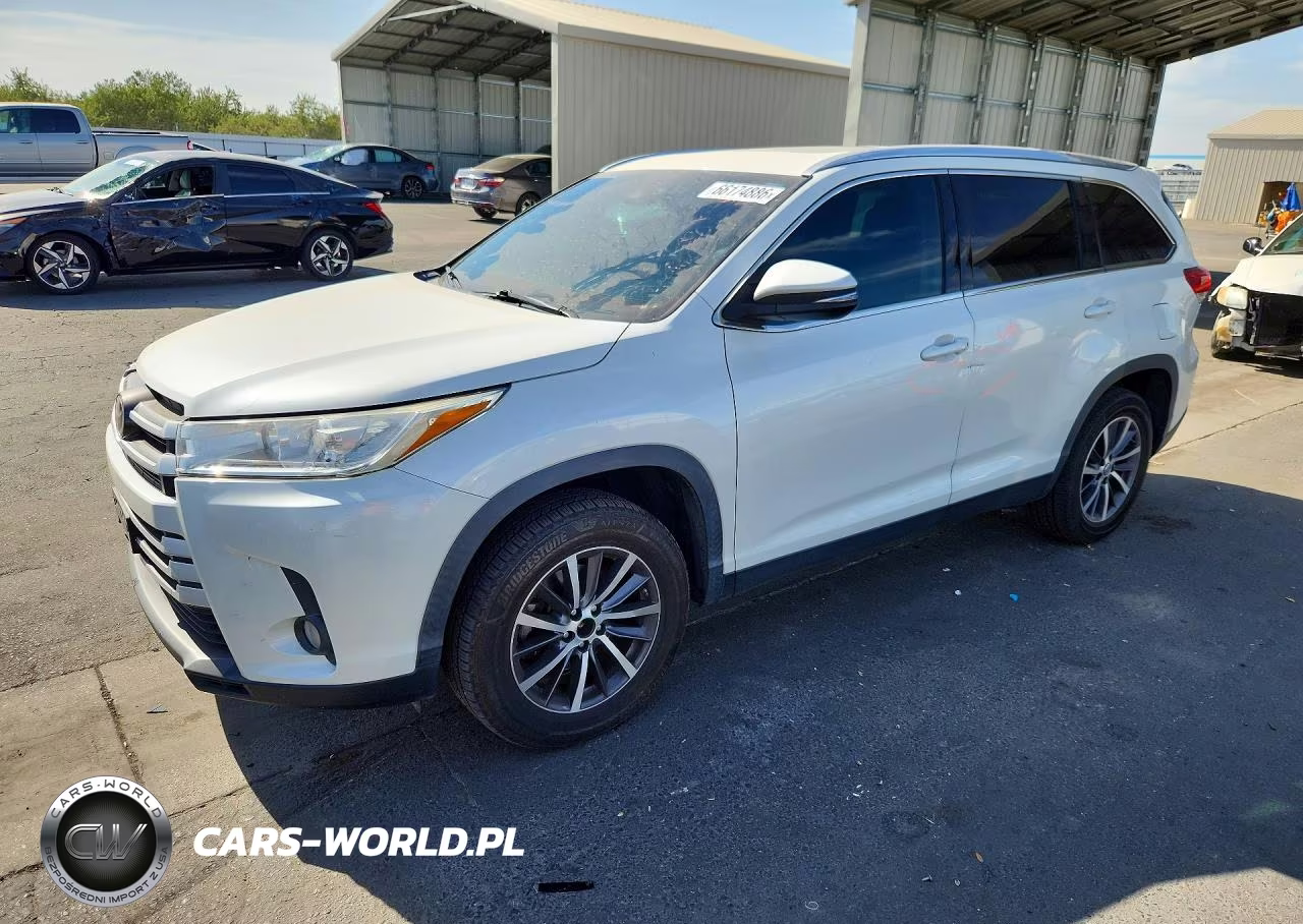 2019 Toyota Highlander Xle VIN:5TDKZRFH1KS345666 - 1