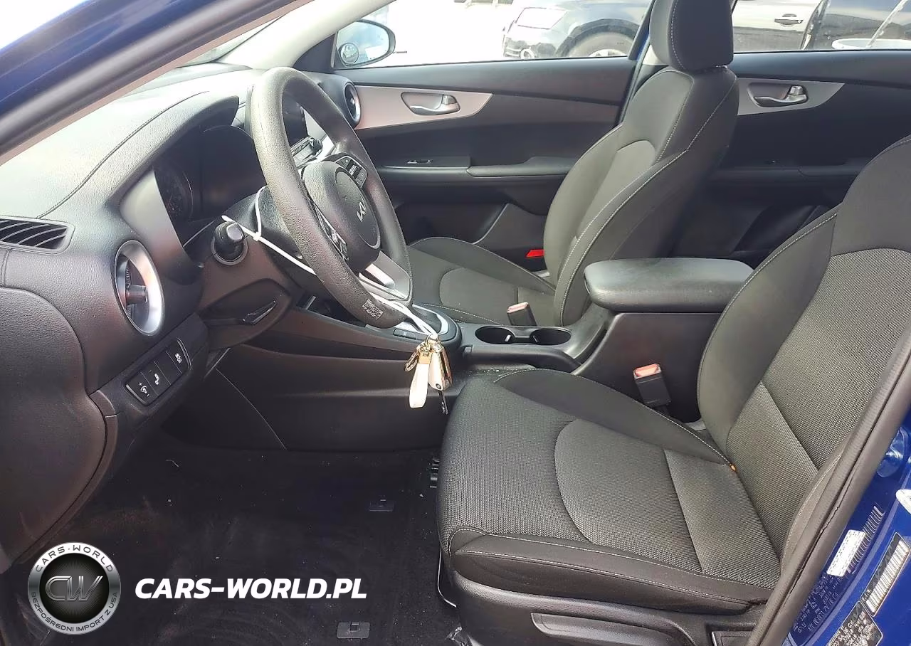 2023 Kia Forte Lxs VIN:3KPF24AD4PE639416 - 7