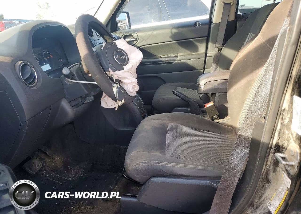 2016 Jeep Patriot Sport VIN:1C4NJRBB3GD779063 - 7