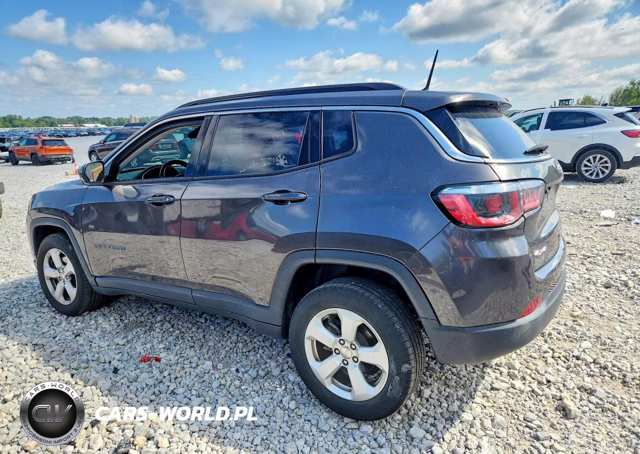 2018 Jeep Compass Latitude VIN:3C4NJDBB8JT168174 - 2