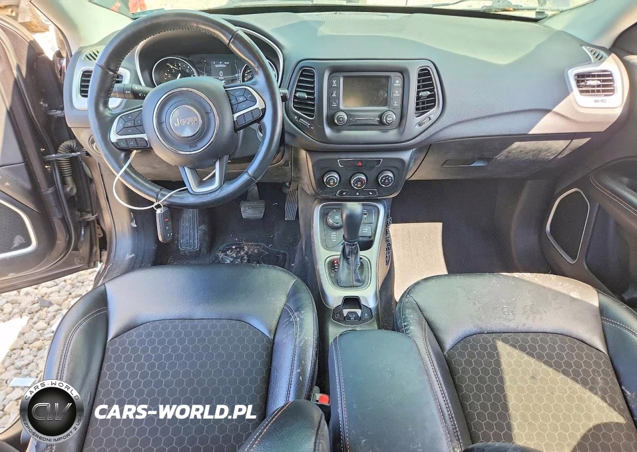 2018 Jeep Compass Latitude VIN:3C4NJDBB8JT168174 - 8