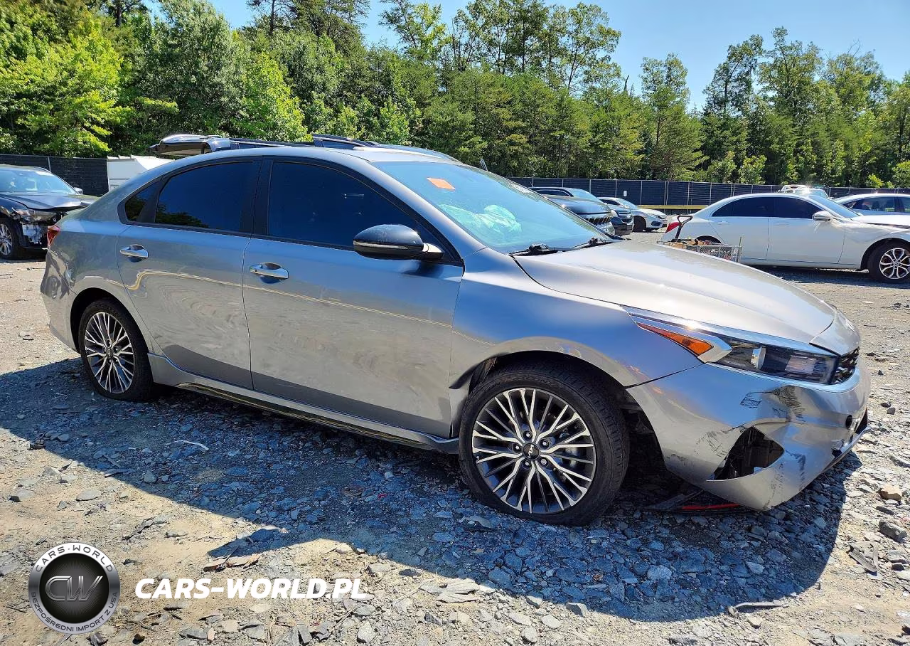 2023 Kia Forte Gt Line VIN:3KPF54AD3PE661253 - 4