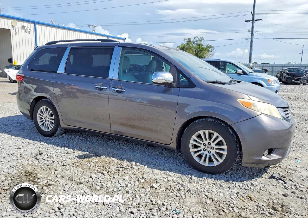 2015 Toyota Sienna Xle 8-Passenger VIN:5TDYK3DC5FS547869 - 4