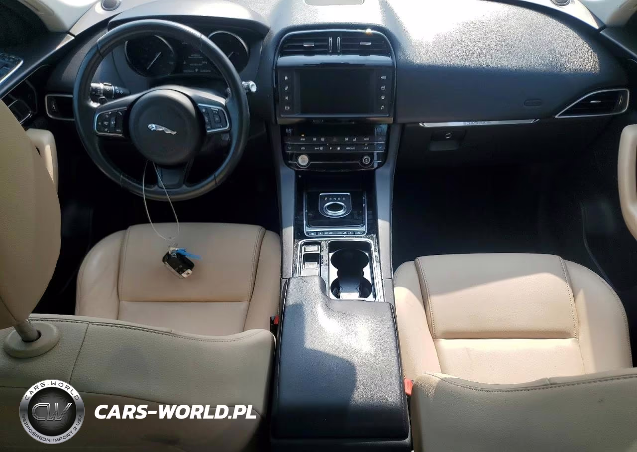 2018 Jaguar F-Pace 20D Premium VIN:SADCJ2FN3JA241396 - 8