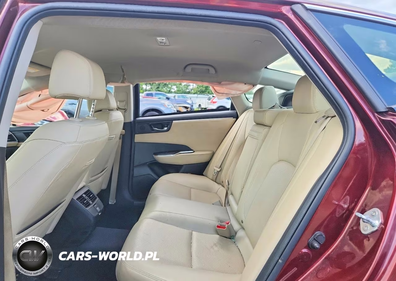 2018 Honda Clarity Touring VIN:JHMZC5F31JC010712 - 10