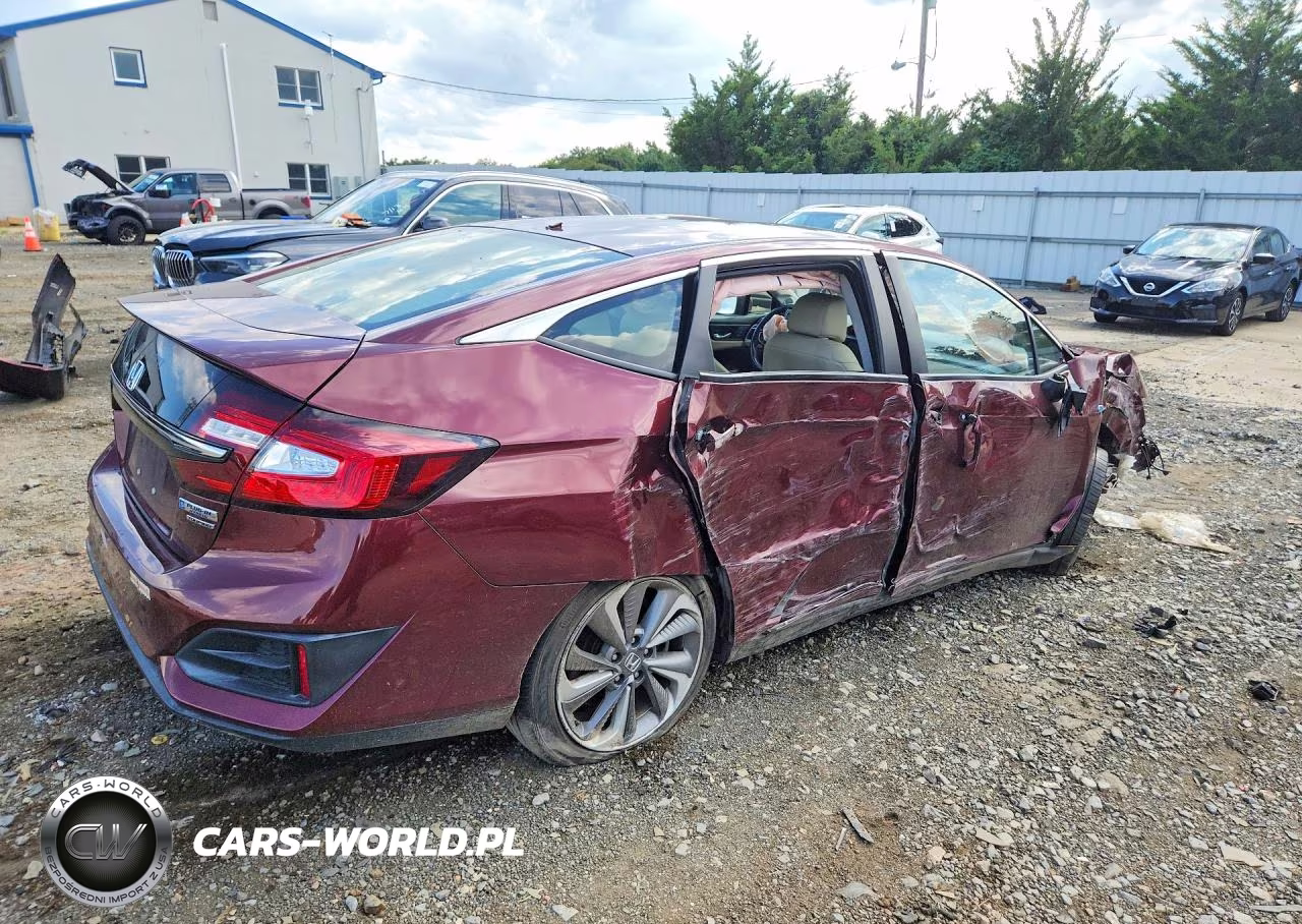 2018 Honda Clarity Touring VIN:JHMZC5F31JC010712 - 3