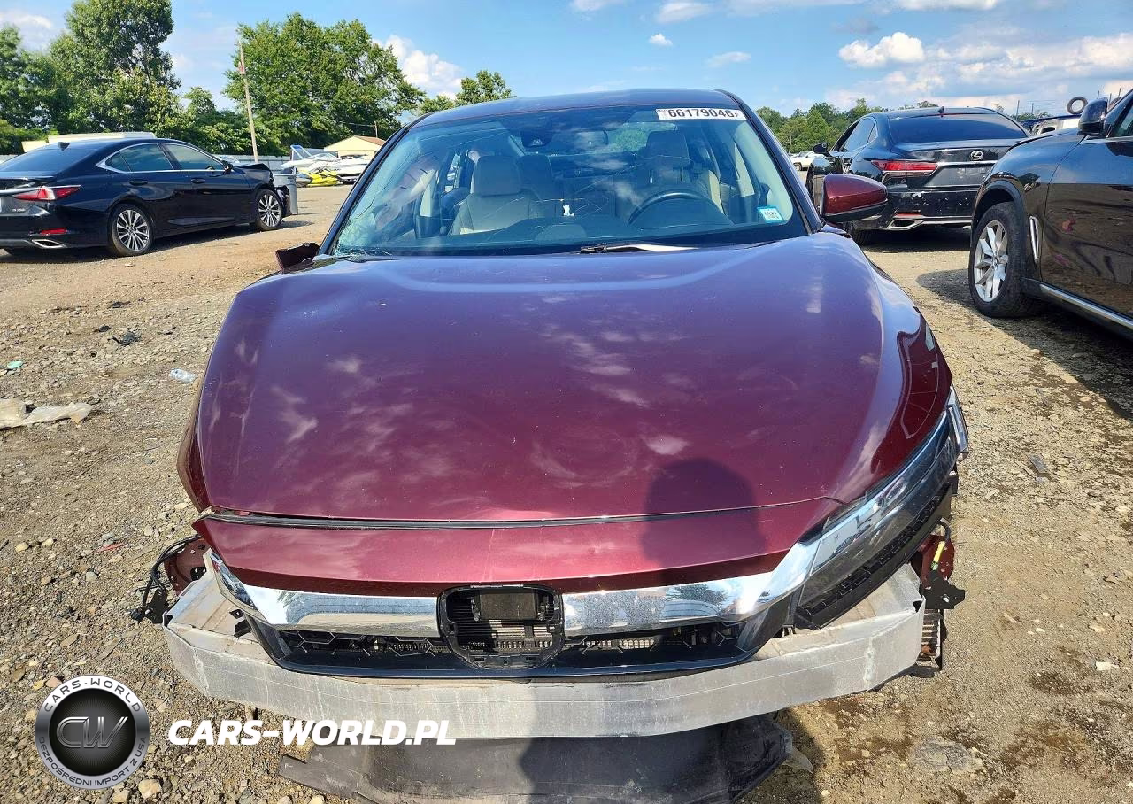 2018 Honda Clarity Touring VIN:JHMZC5F31JC010712 - 5