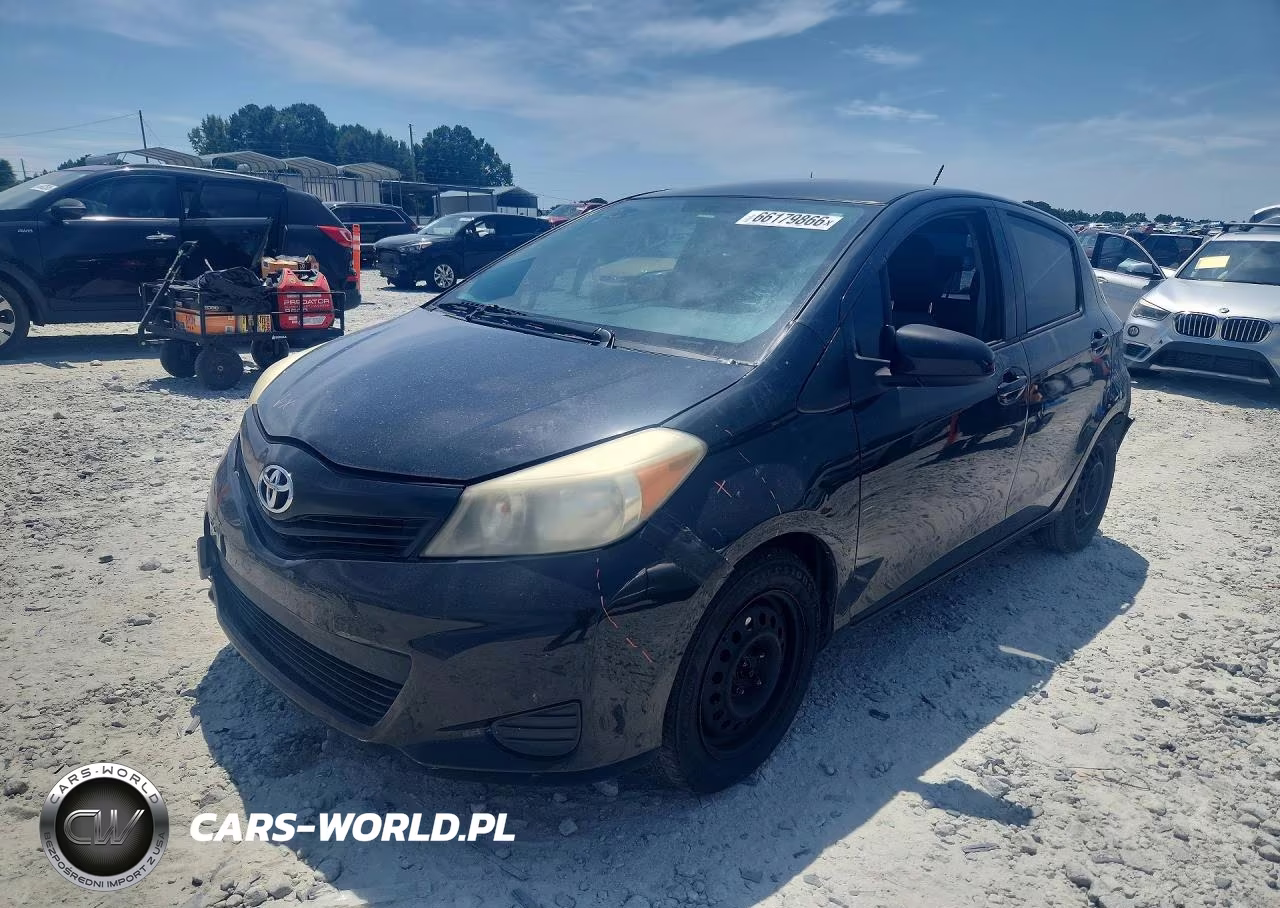 2013 Toyota Yaris 5-Door Le