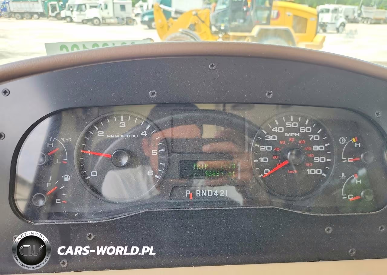 2018 Ford F53 VIN:1F66F5DY5J0A03969 - 8
