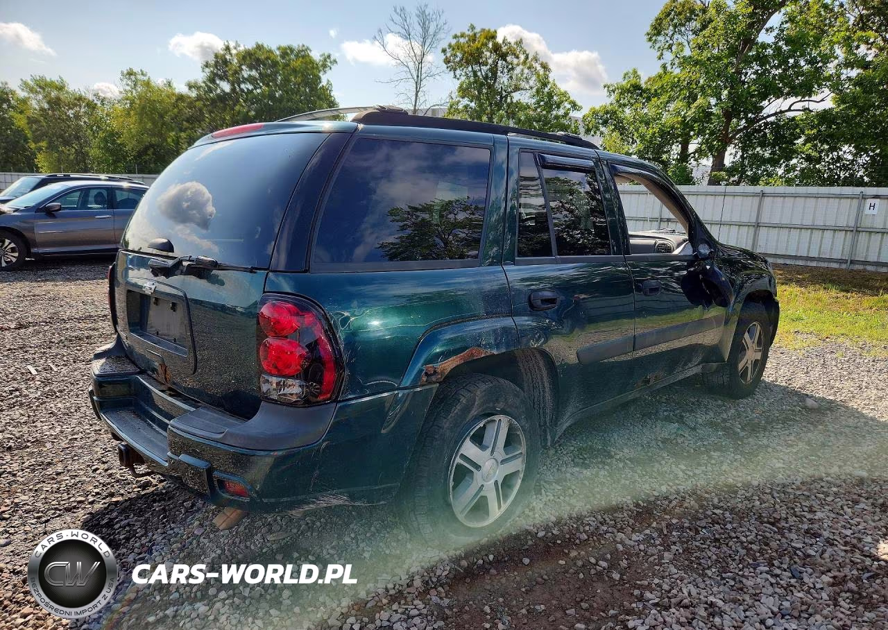 2005 Chevrolet Trailblazer Ls VIN:1GNDT13S652342082 - 3