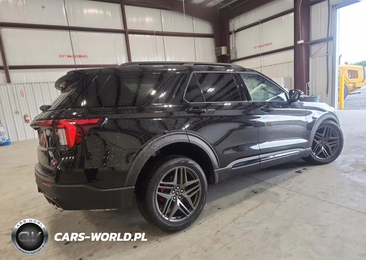 2026 Ford Explorer VIN:1FMWK8GC0TGA92611 - 3