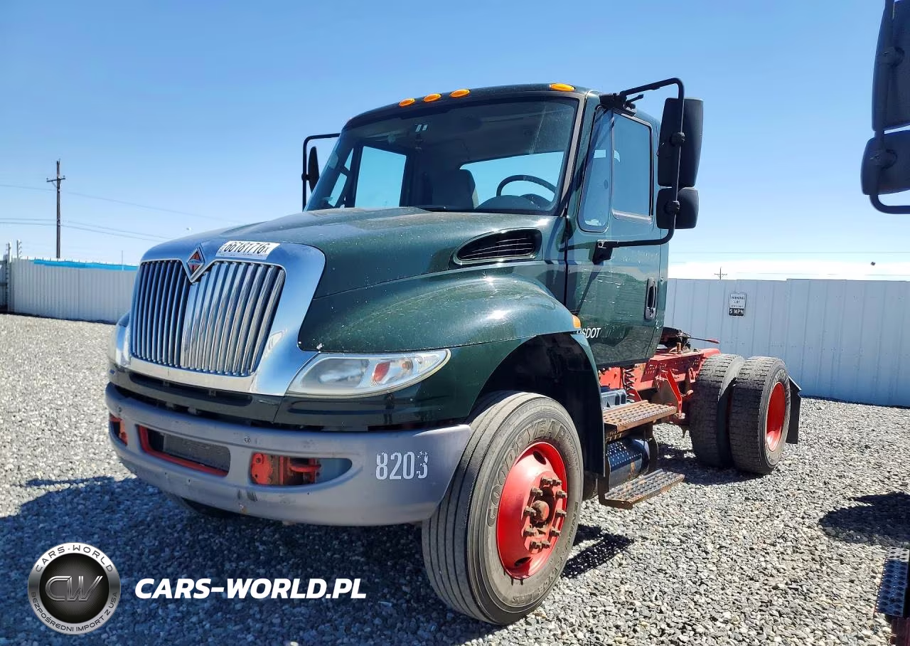 2015 International 4300 Semi Truck