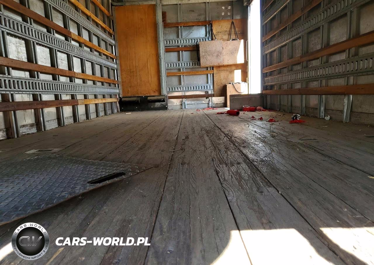 2018 Hino 195 Box Truck VIN:JHHSDM2H3JK006210 - 3