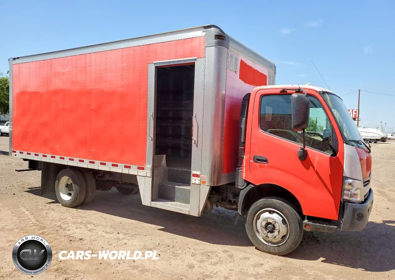 2018 Hino 195 Box Truck VIN:JHHSDM2H3JK006210 - 4