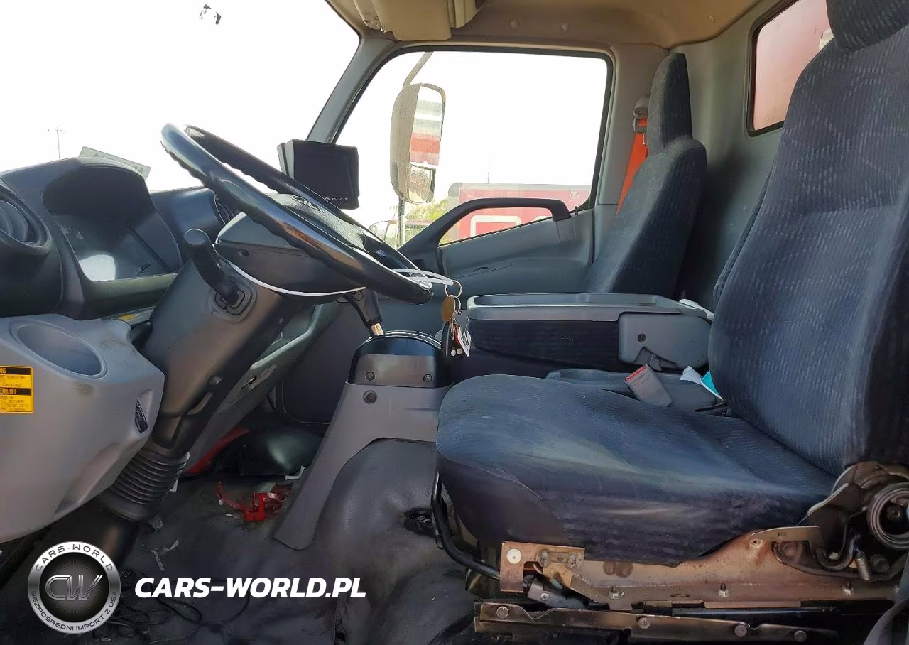 2018 Hino 195 Box Truck VIN:JHHSDM2H3JK006210 - 7