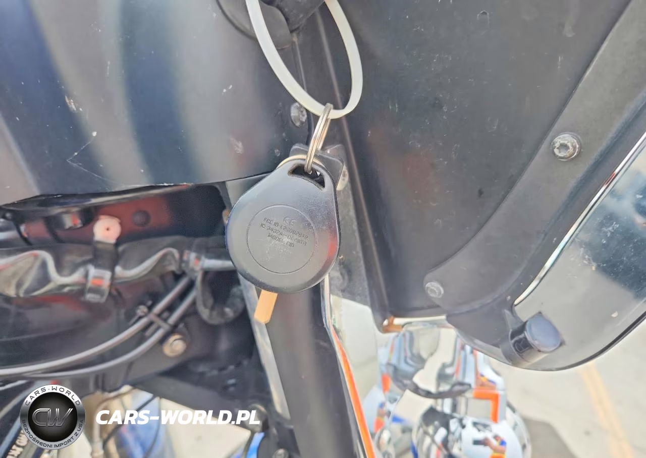 2010 Harley-Davidson Flhtk VIN:1HD1KEM17AB656702 - 8