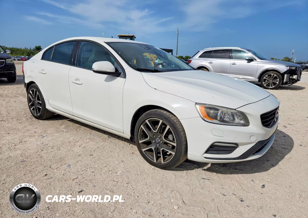 2017 Volvo S60 VIN:YV126MFL3H2423259 - 4
