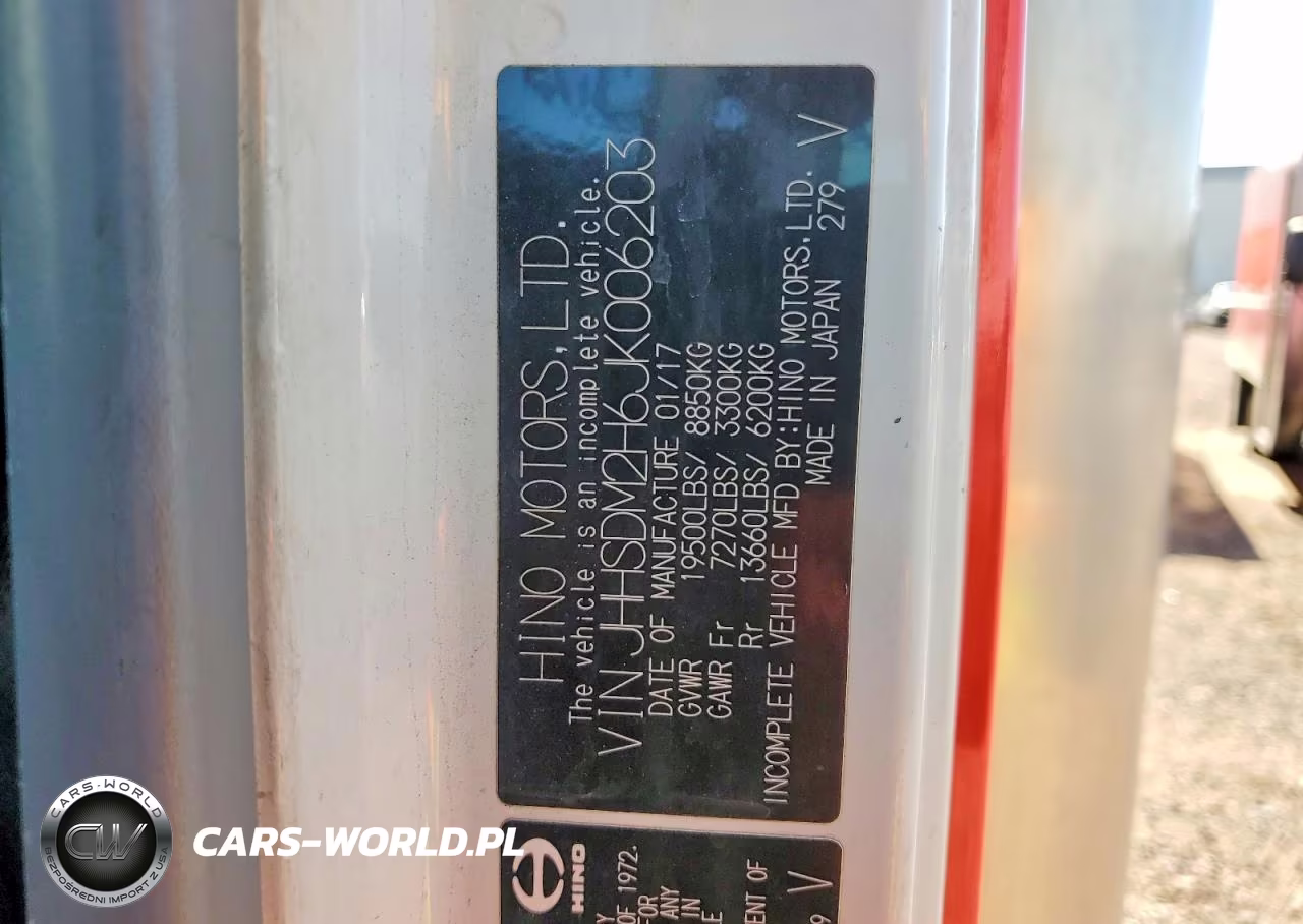 2018 Hino 195 Box Truck VIN:JHHSDM2H6JK006203 - 13