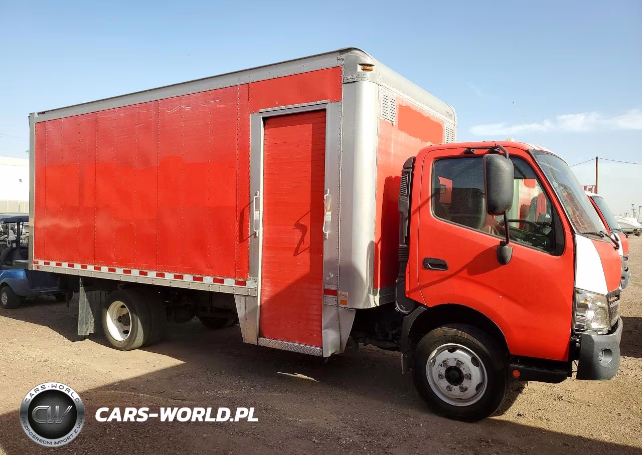 2018 Hino 195 Box Truck VIN:JHHSDM2H6JK006203 - 4