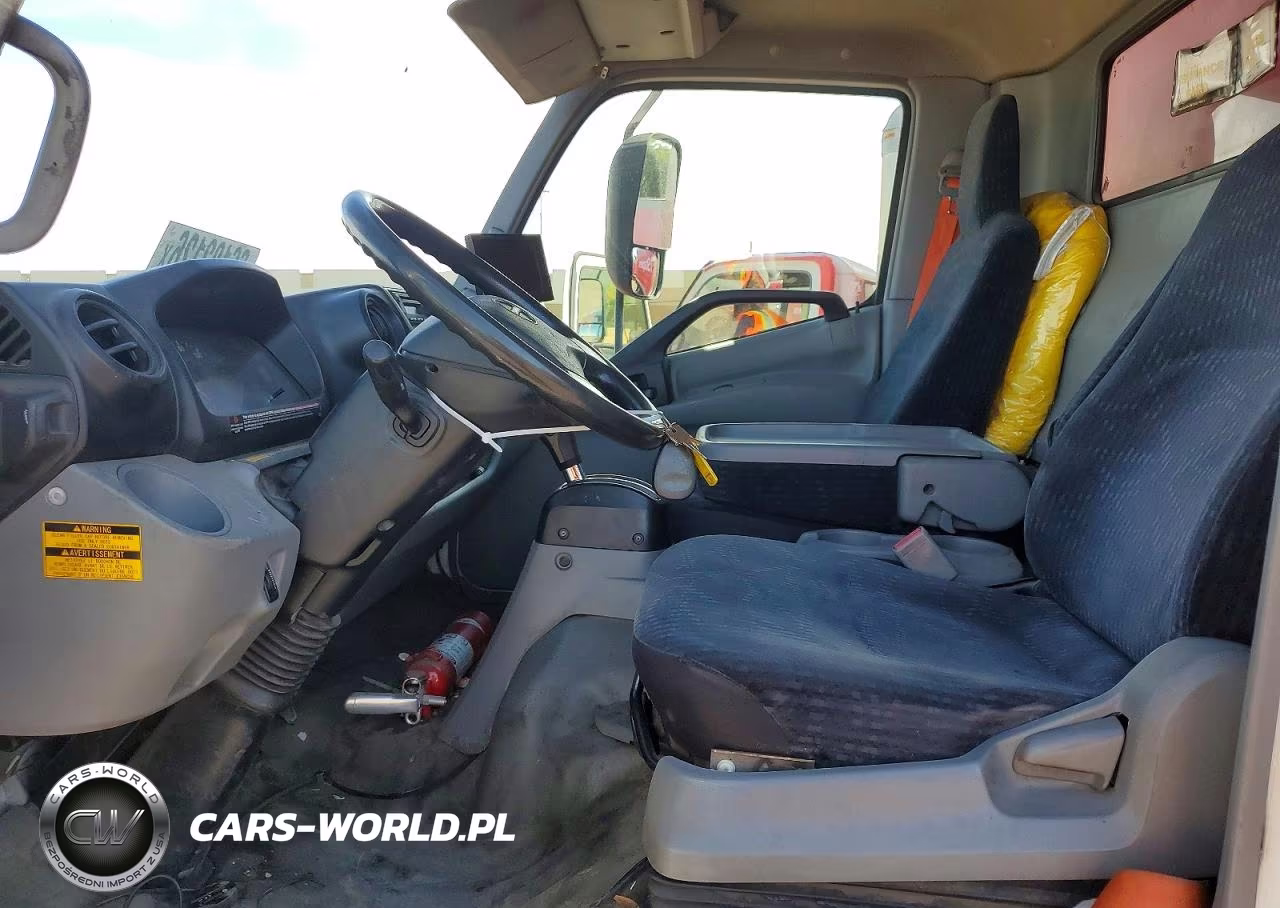 2018 Hino 195 Box Truck VIN:JHHSDM2H6JK006203 - 7