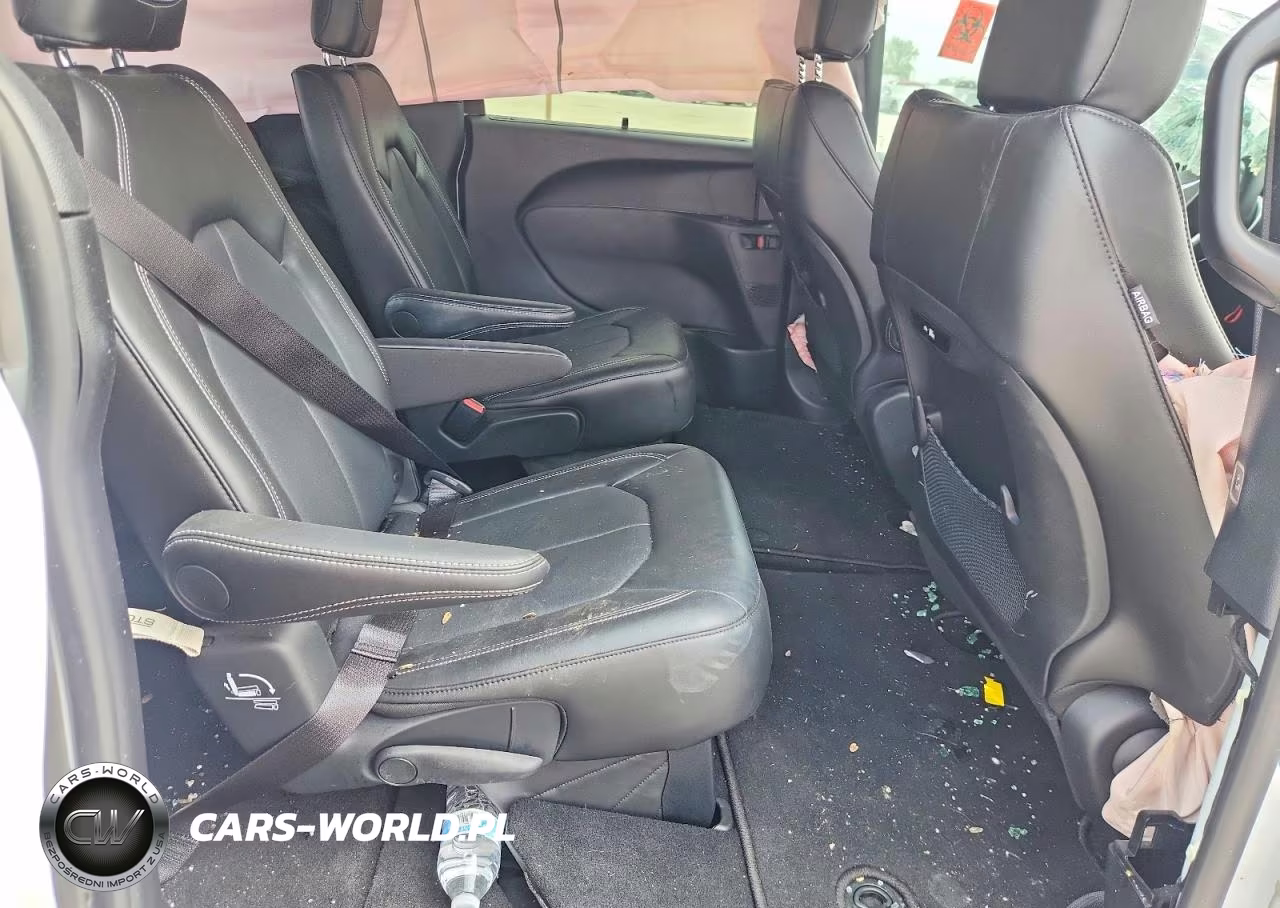 2026 Chrysler Pacifica Select VIN:2C4RC1BG0TR278485 - 11