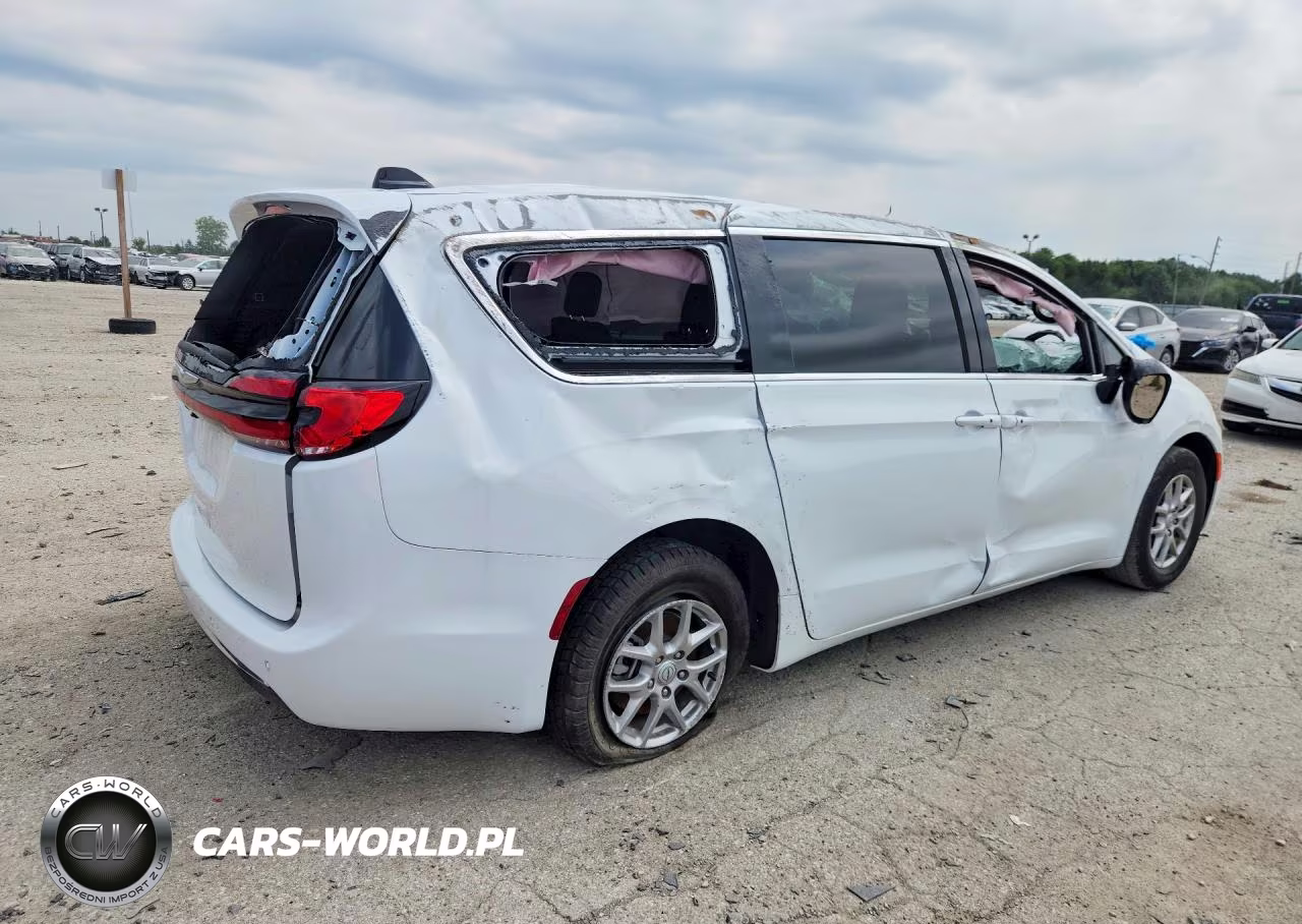 2026 Chrysler Pacifica Select VIN:2C4RC1BG0TR278485 - 3