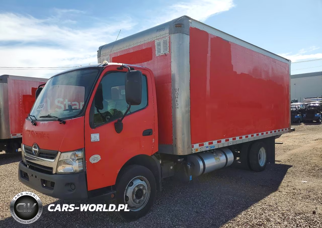 2018 Hino 195 Box Truck