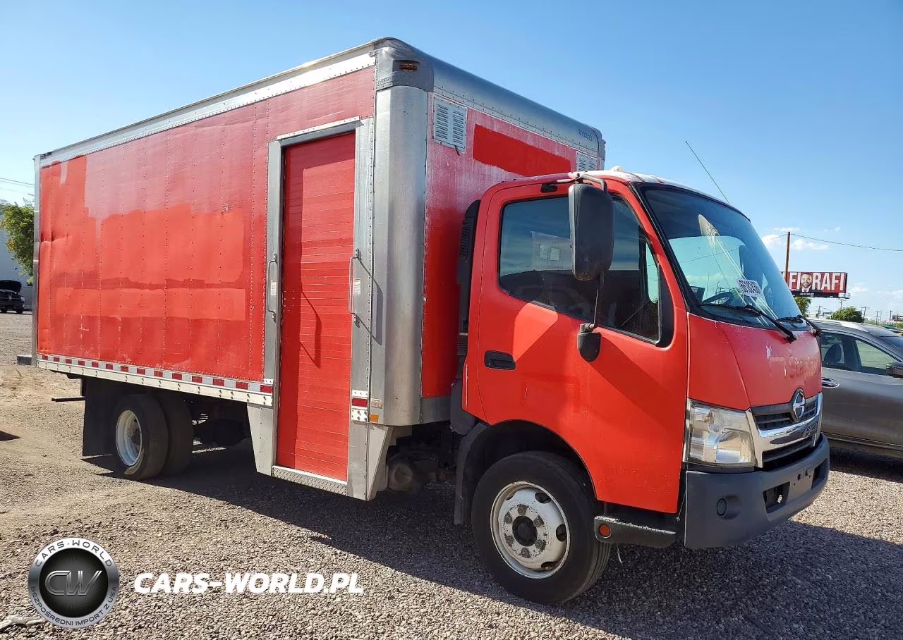 2018 Hino 195 Box Truck VIN:JHHSDM2HXJK006396 - 4