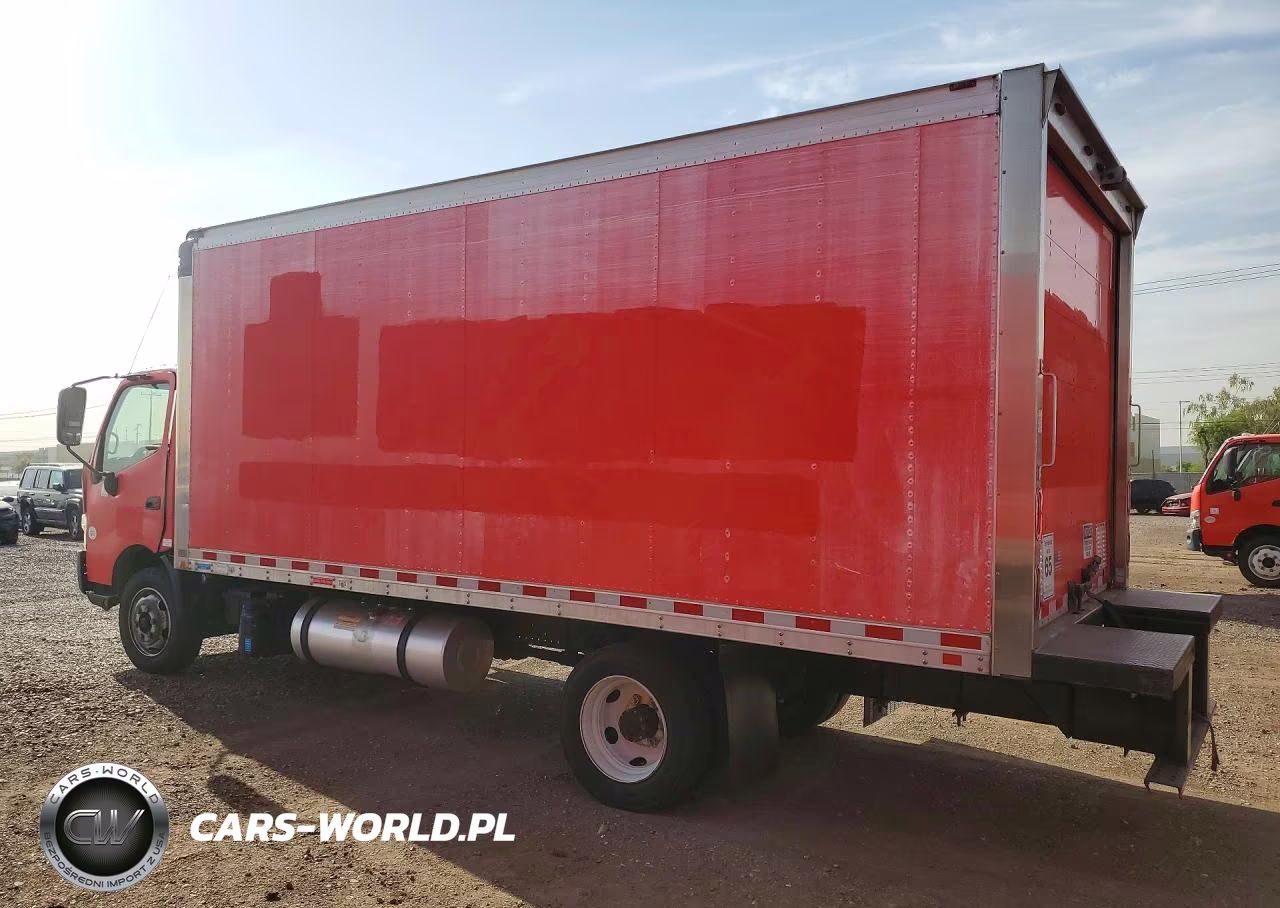 2018 Hino 195 Box Truck VIN:JHHSDM2H7JK006324 - 2