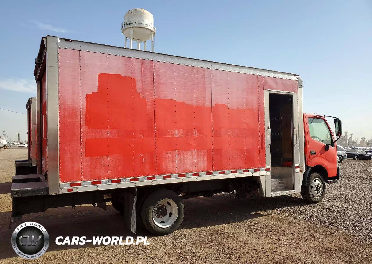 2018 Hino 195 Box Truck VIN:JHHSDM2H7JK006324 - 3