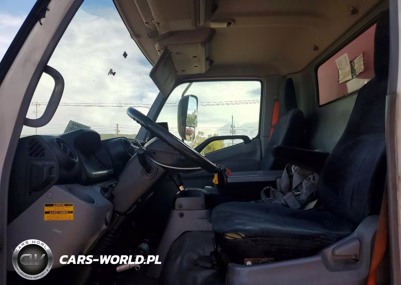 2018 Hino 195 Box Truck VIN:JHHSDM2H7JK006324 - 7