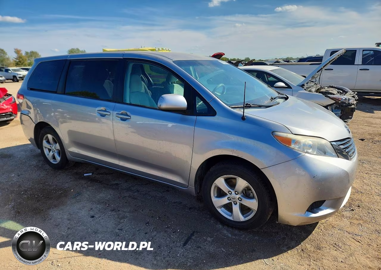 2012 Toyota Sienna Le 8-Passenger VIN:5TDKA3DC5CS015543 - 4