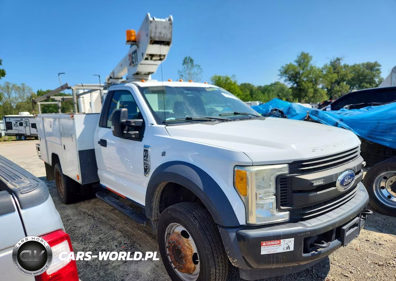 2017 Ford F450 Super Duty Bucket Truck VIN:1FDUF4GY3HEB23238 - 4