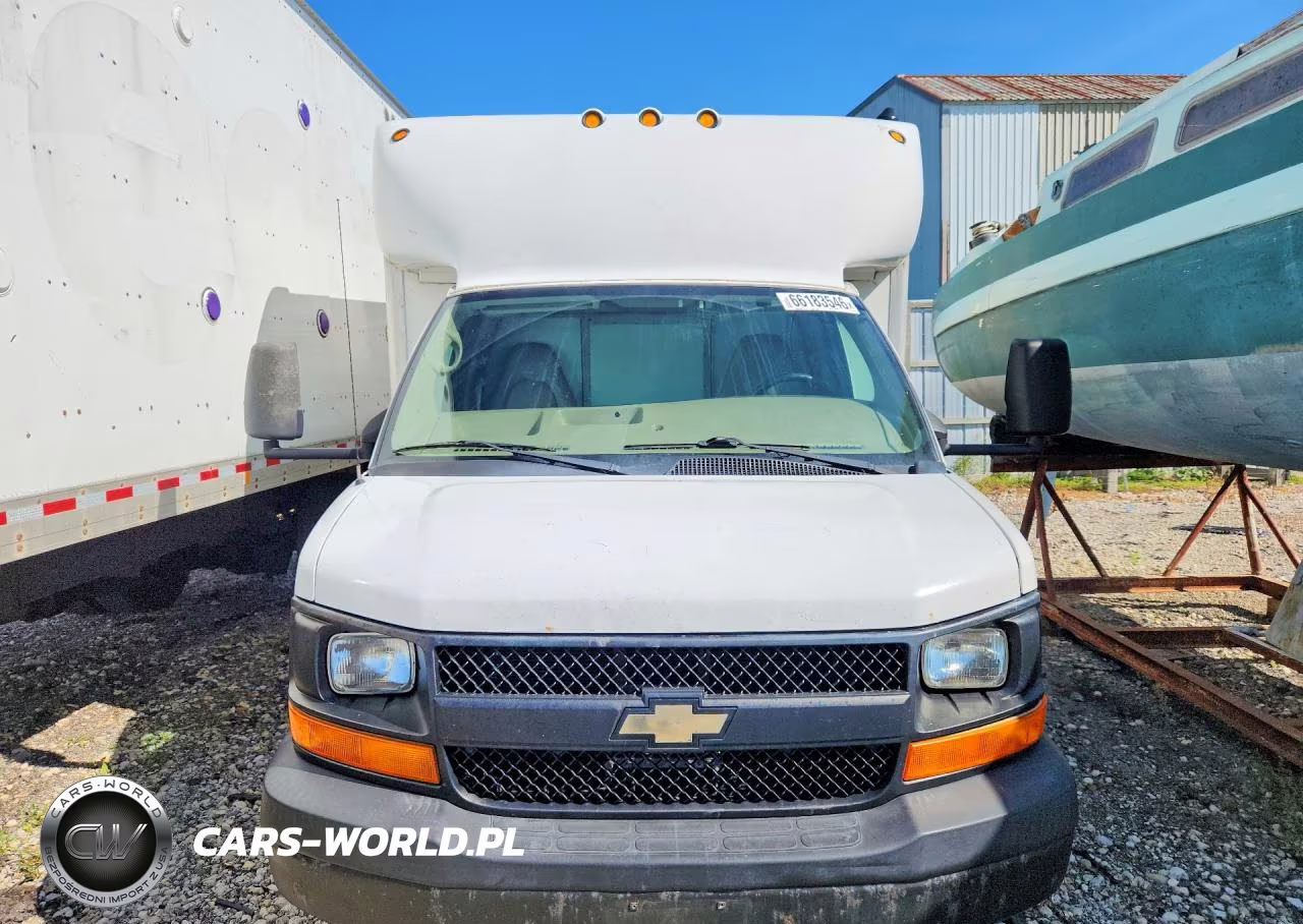 2008 Chevrolet Express G3500 VIN:1GBJG31K381106082 - 5