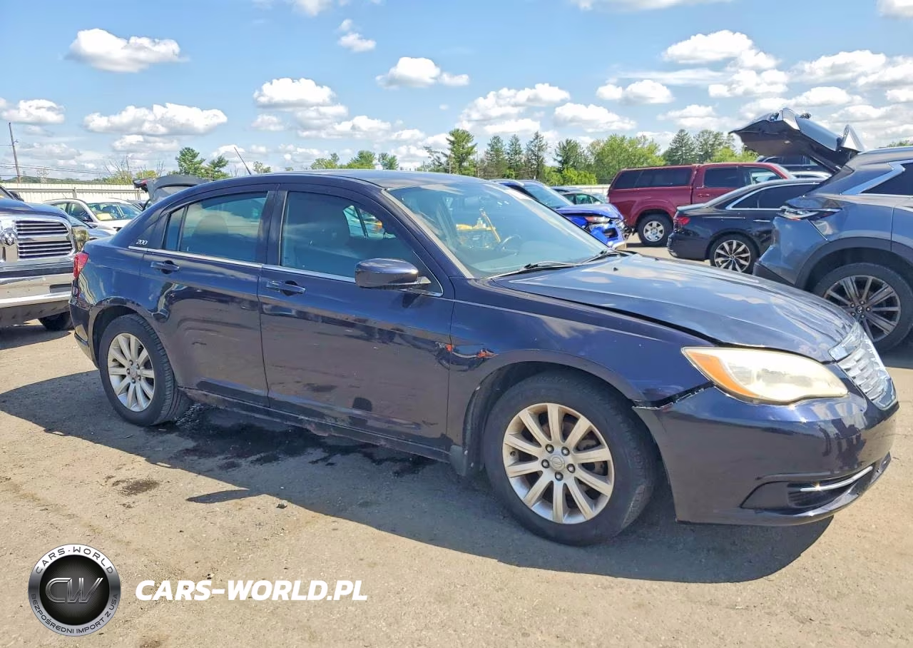 2011 Chrysler 200 Touring VIN:1C3BC1FB6BN531387 - 4