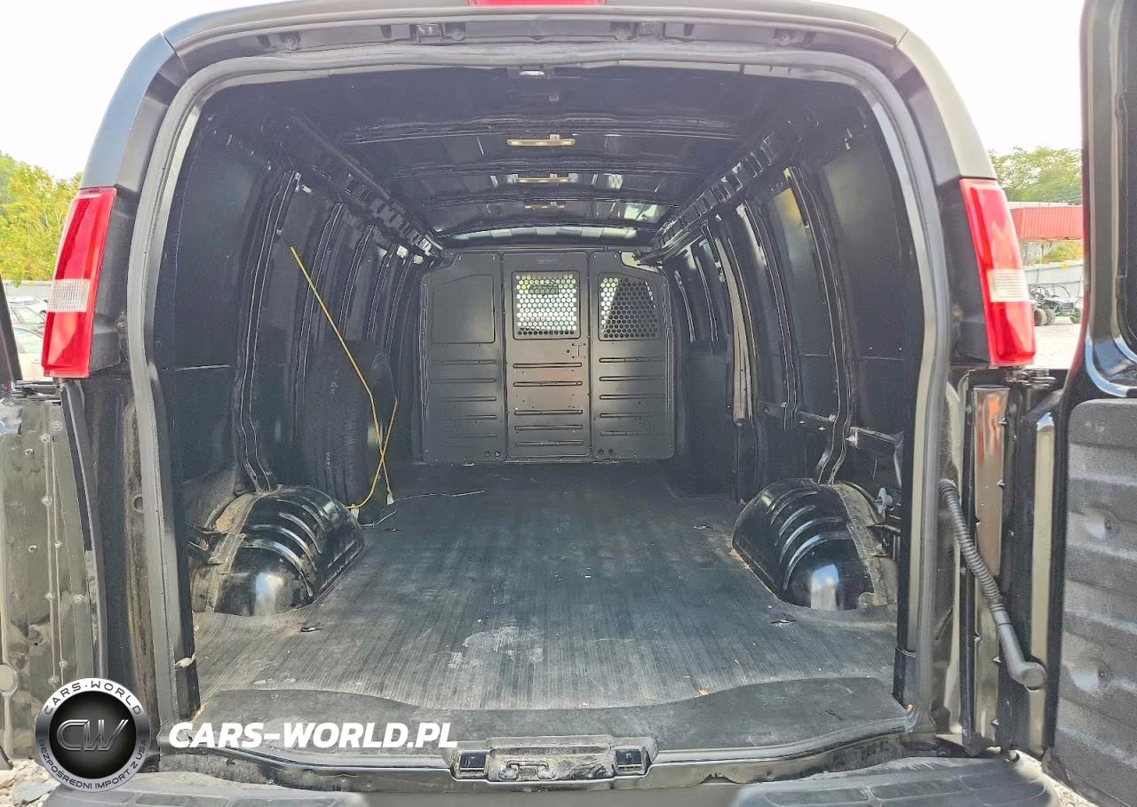 2022 Chevrolet Express G2500 VIN:1GCWGBFP1N1177194 - 10
