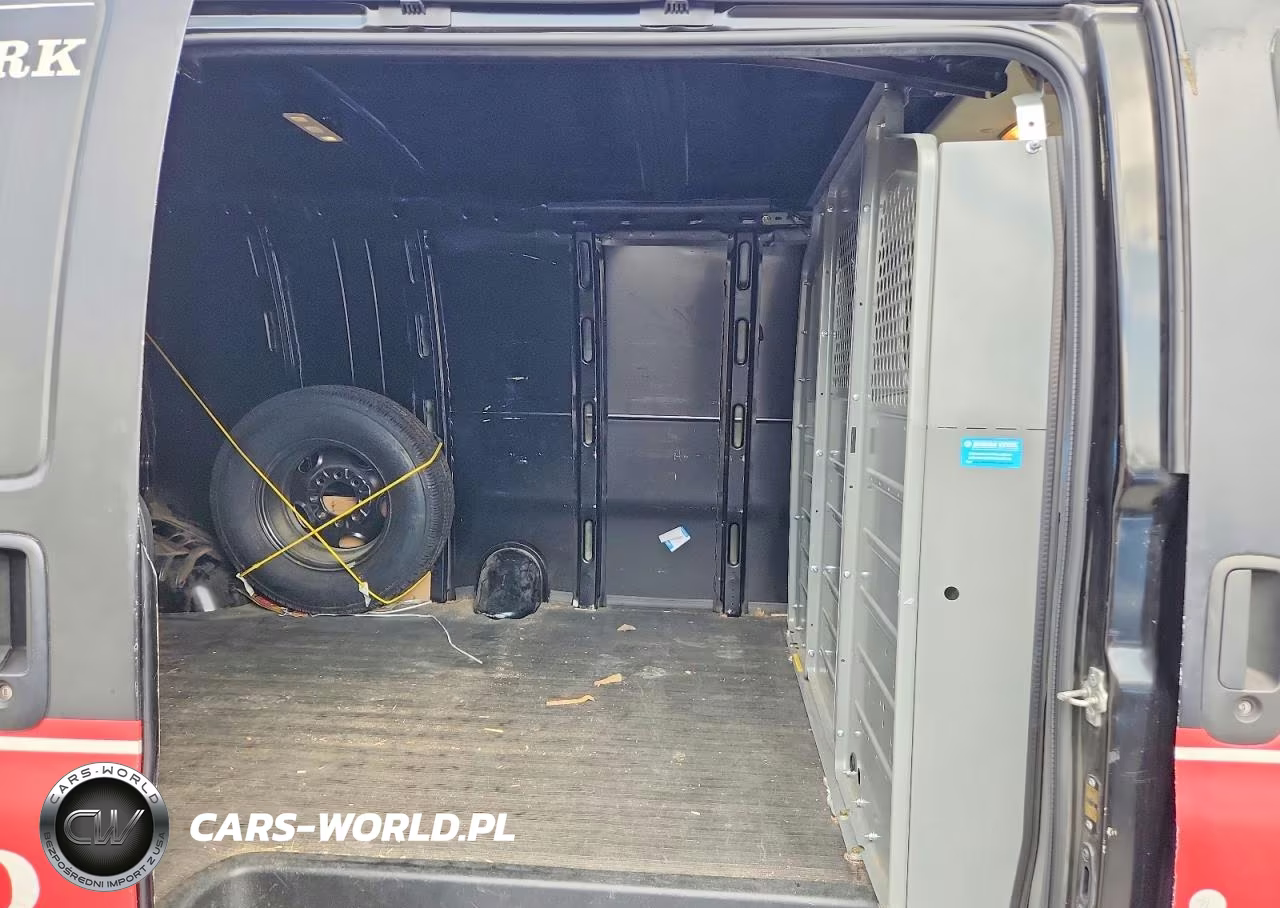 2022 Chevrolet Express G2500 VIN:1GCWGBFP1N1177194 - 11