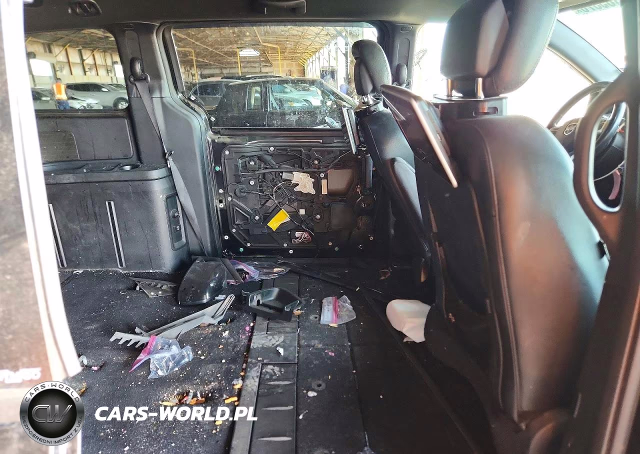 2014 Dodge Grand Caravan R-T VIN:2C4RDGEG6ER306496 - 11