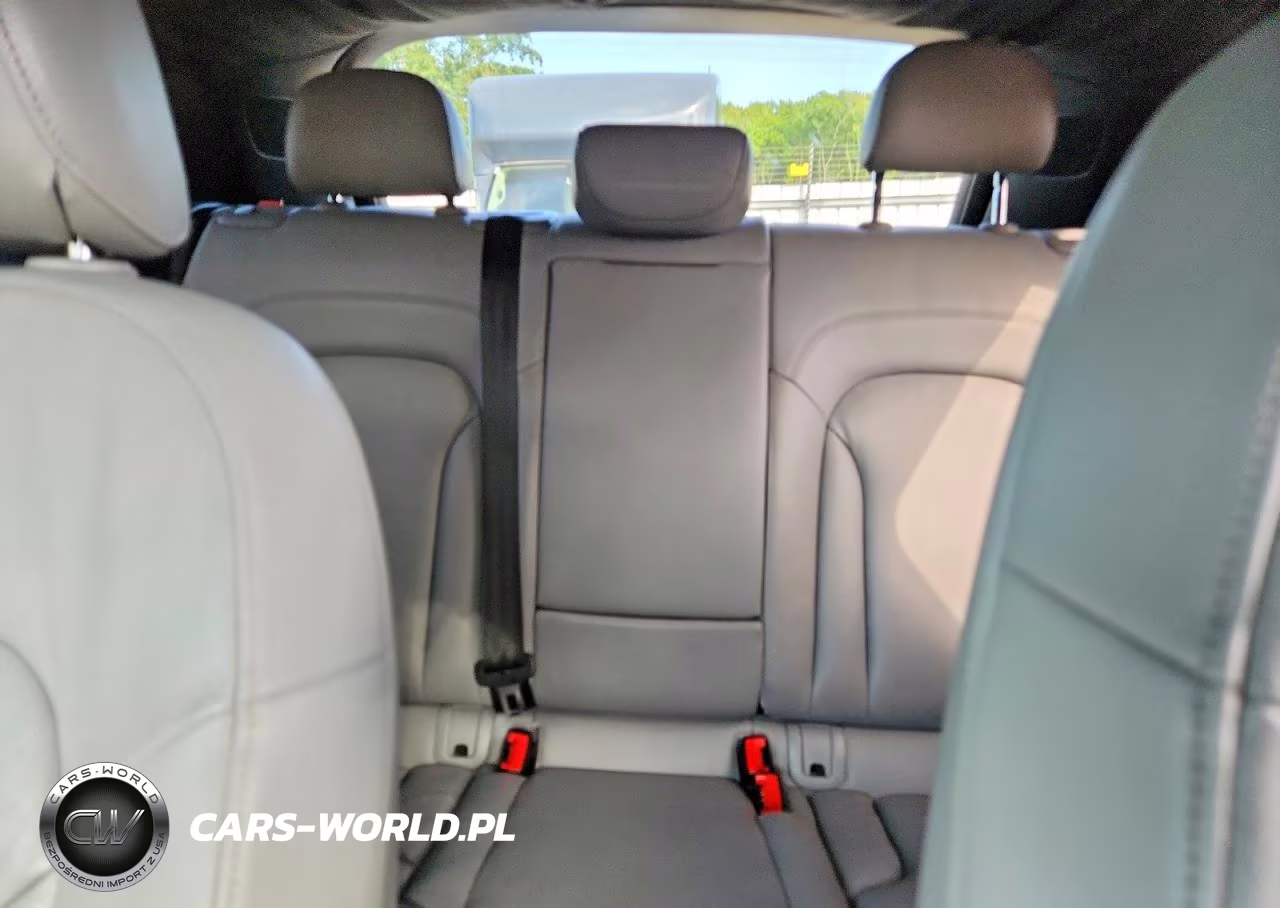 2018 Audi Q3 Premium VIN:WA1BCCFS2JR001068 - 10