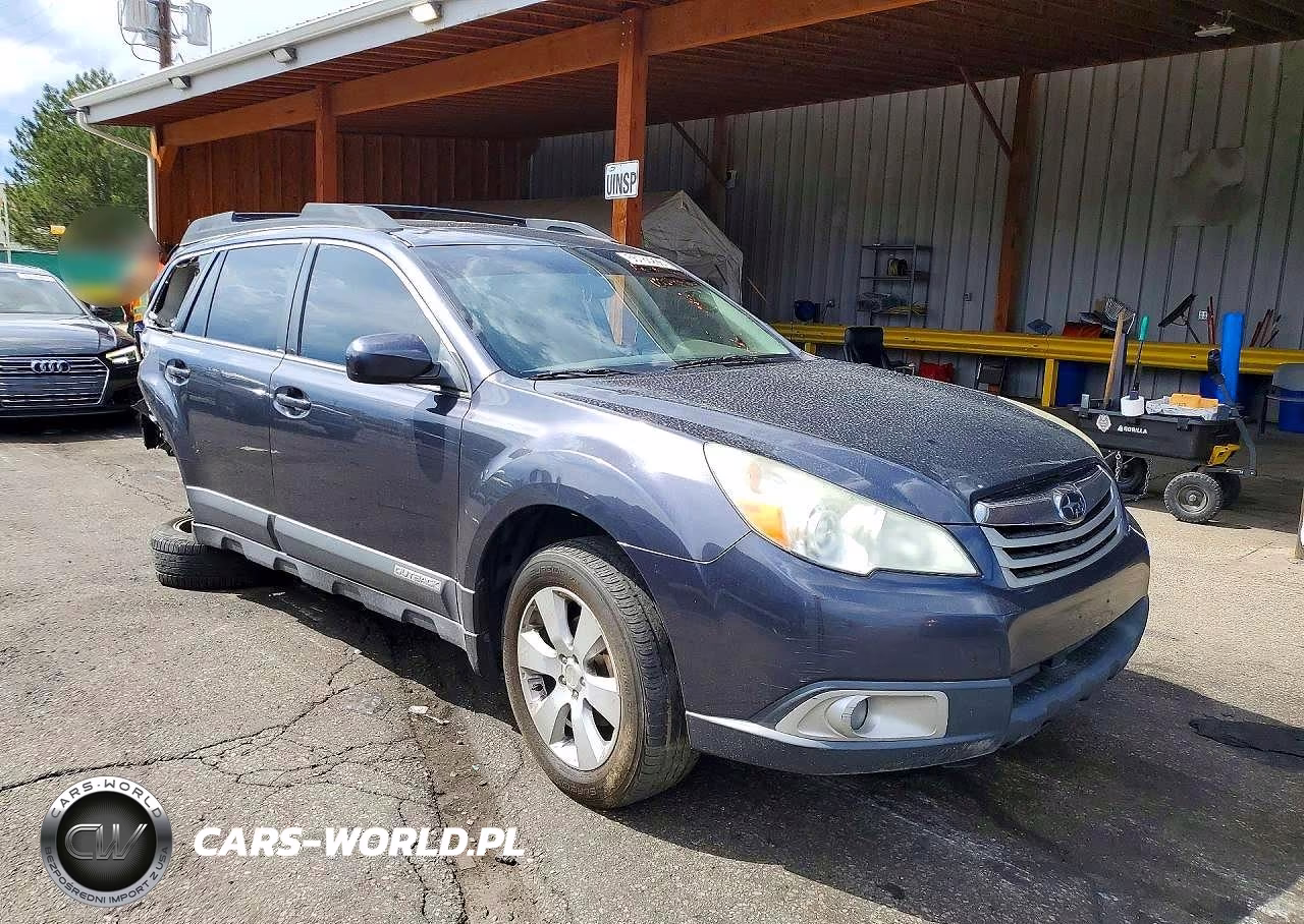 2012 Subaru Outback 2.5I Premium VIN:4S4BRBGCXC3239032 - 4