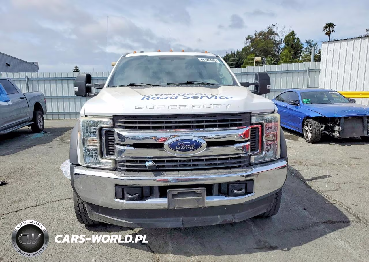 2017 Ford F550 Super - Flatbed Truck VIN:1FDUF5HT7HEC58540 - 5